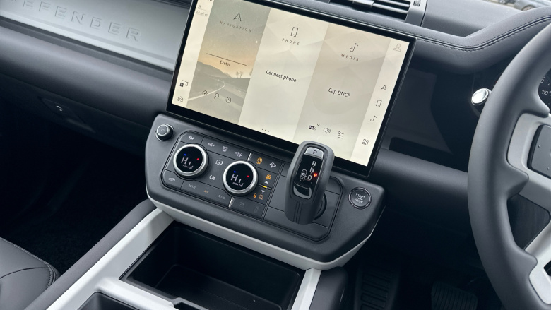 Land Rover Defender 3.0 D350 X-Dynamic SE 110 5dr Auto Diesel Estate